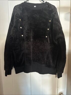 Latched Mama Black Faux-Fur snap access Crewneck Sweatshirt